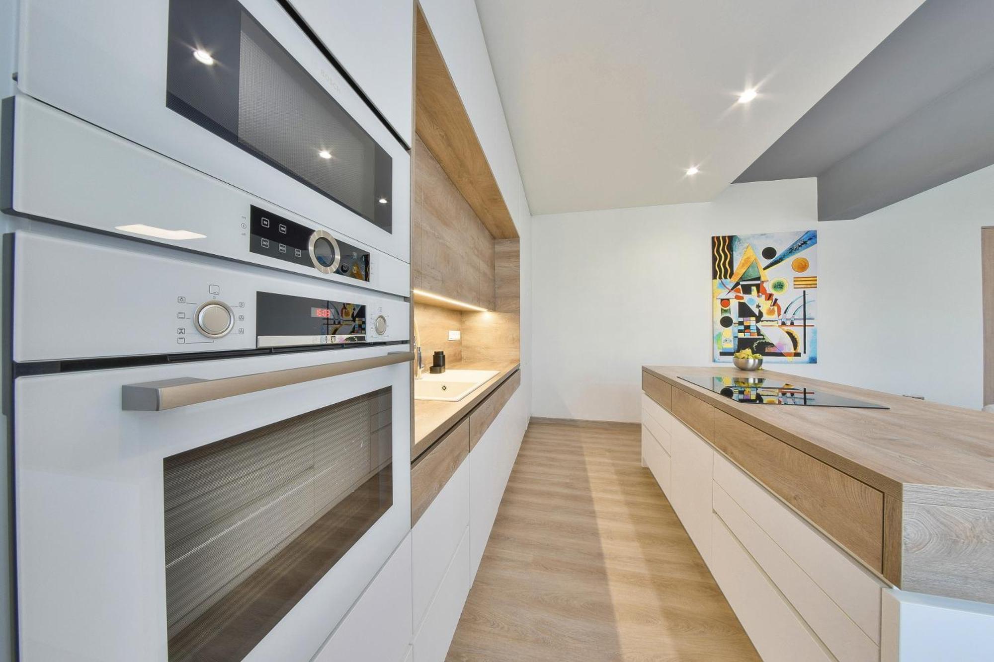 Chalupku - Luxurious Apartment 70M2 In Direct Centrum With Parking Included, Air-Conditioned, Balcony, Quiet Sleep, Best In Town 班斯卡-比斯特里察 外观 照片