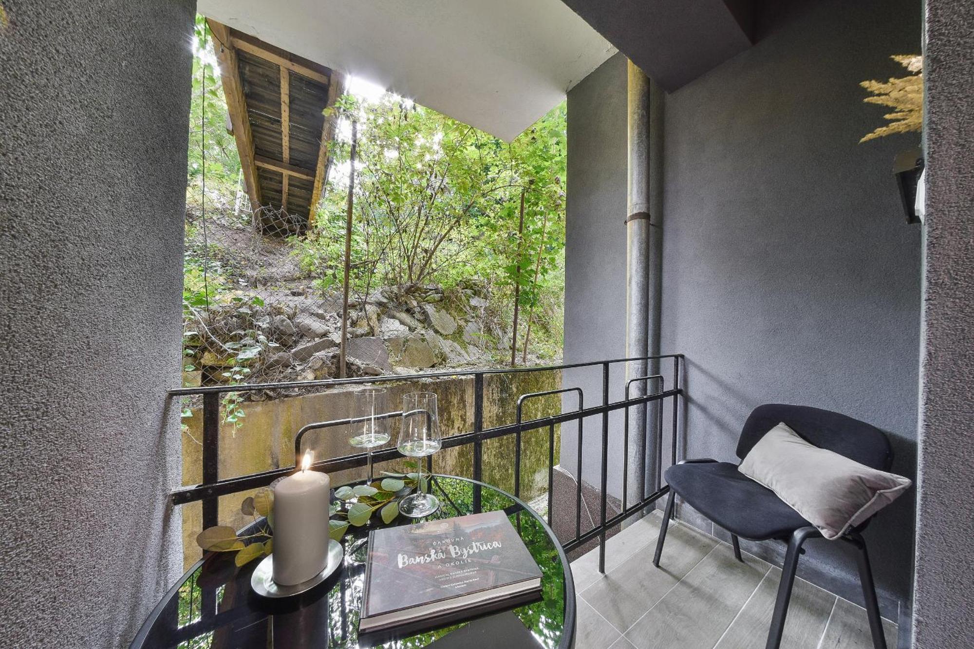 Chalupku - Luxurious Apartment 70M2 In Direct Centrum With Parking Included, Air-Conditioned, Balcony, Quiet Sleep, Best In Town 班斯卡-比斯特里察 外观 照片