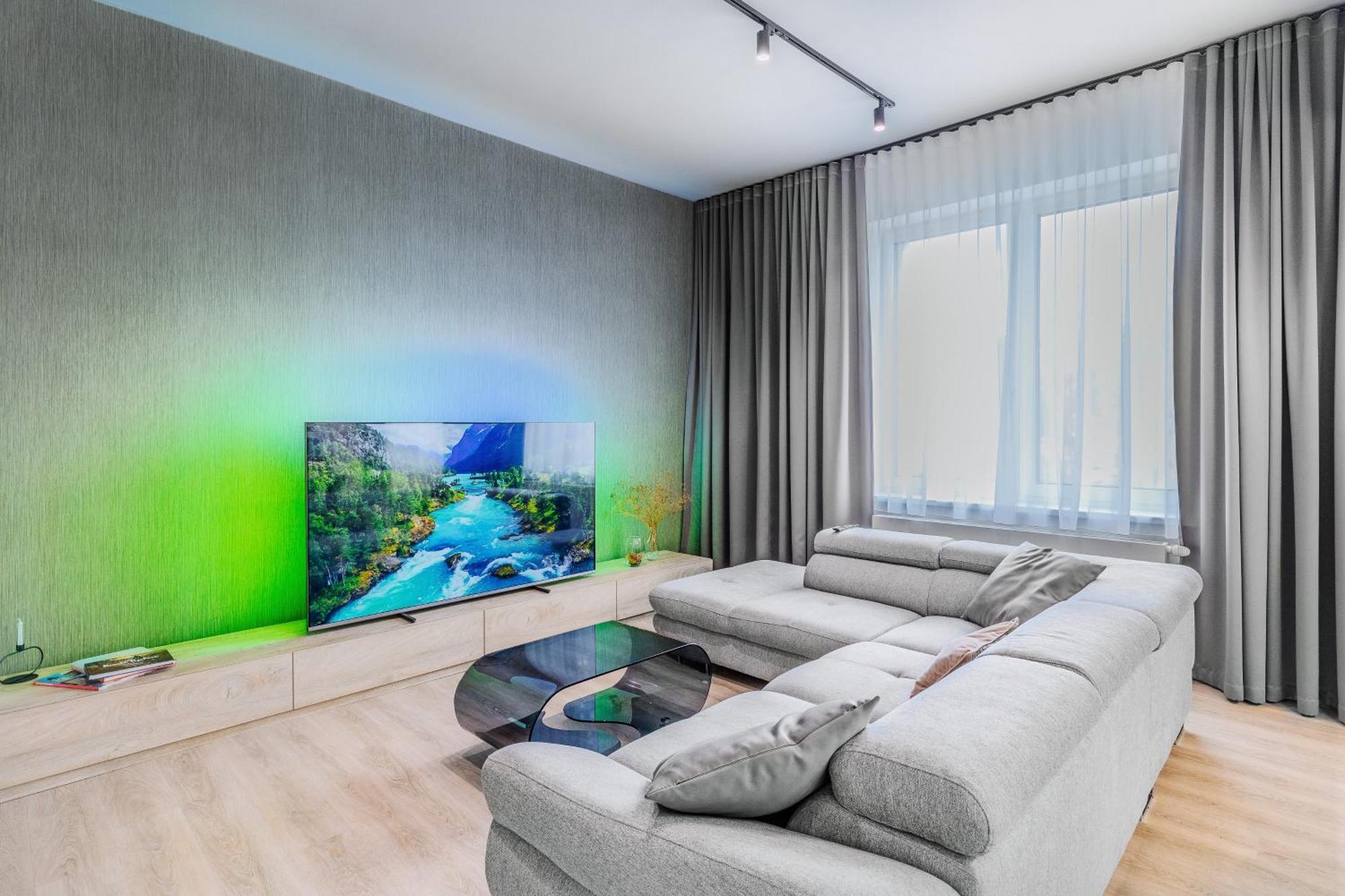 Chalupku - Luxurious Apartment 70M2 In Direct Centrum With Parking Included, Air-Conditioned, Balcony, Quiet Sleep, Best In Town 班斯卡-比斯特里察 外观 照片
